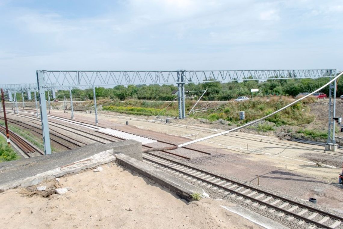 Kładka nad torami to już przeszłość Kładka nad torami to już przeszłość