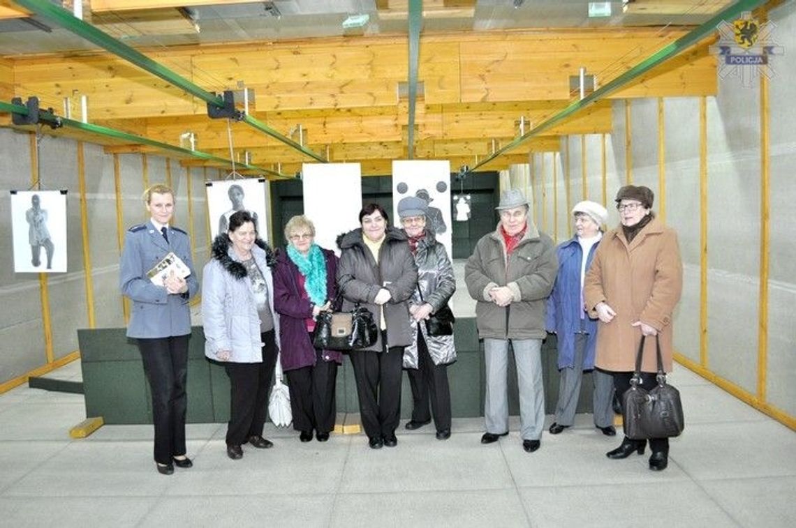 Klub seniora z wizytą u policjantów Klub seniora z wizytą u policjantów