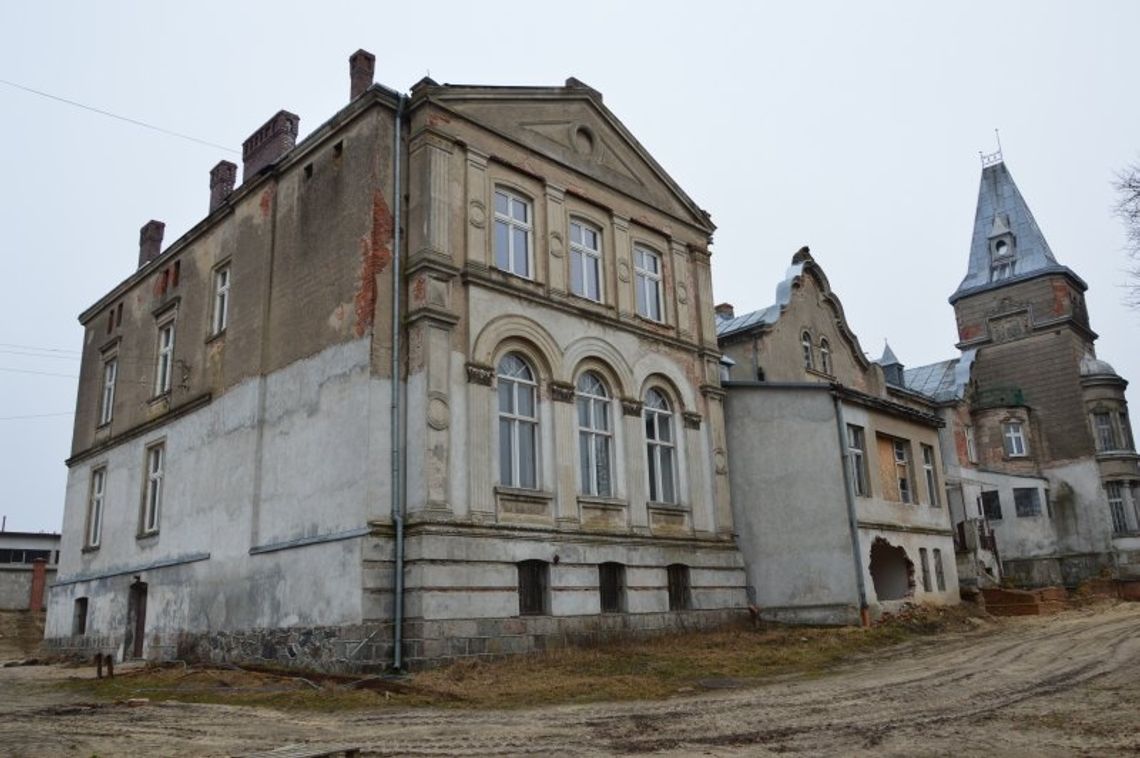 Kociewska w Sucuminie: Centrum w pałacu, podejrzany fotoradar i cegielnia 