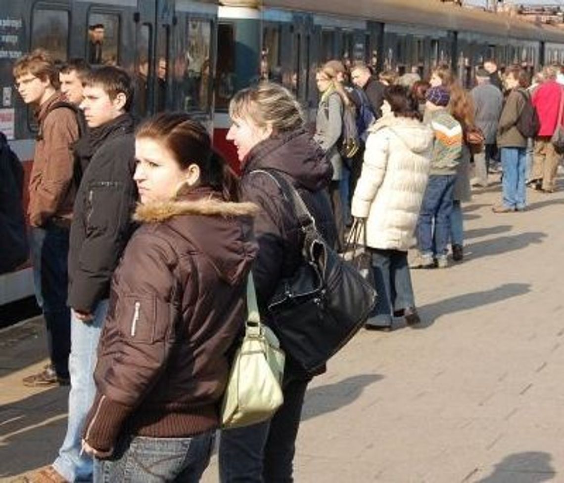 Kolej serwuje ludziom koczowanie na dworcach! Kolej serwuje ludziom koczowanie na dworcach!