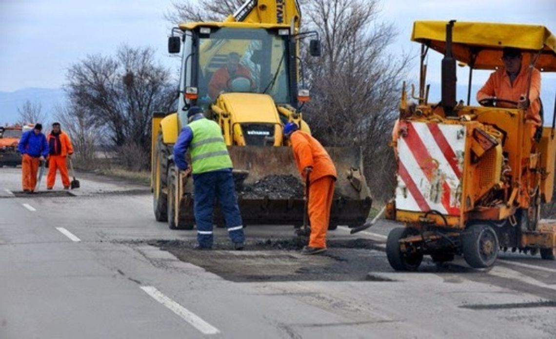 Kolejne zawiadomienie na ZUK. Po autobusach, teraz łatanie dziur Kolejne zawiadomienie na ZUK. Po autobusach, teraz łatanie dziur