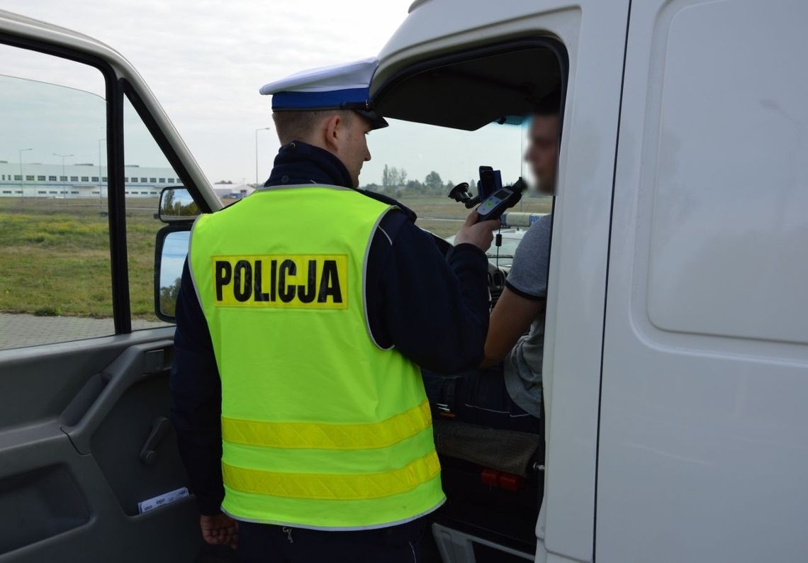 Kolejni pijani na drogach powiatu! W czwartek - 28 mandatów Kolejni pijani na drogach powiatu! W czwartek - 28 mandatów