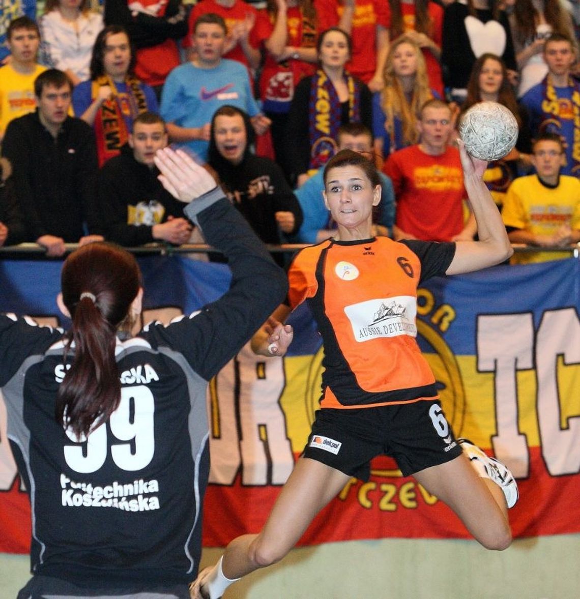 Kolejny świetny mecz samborzanek - remis po walce Kolejny świetny mecz samborzanek - remis po walce