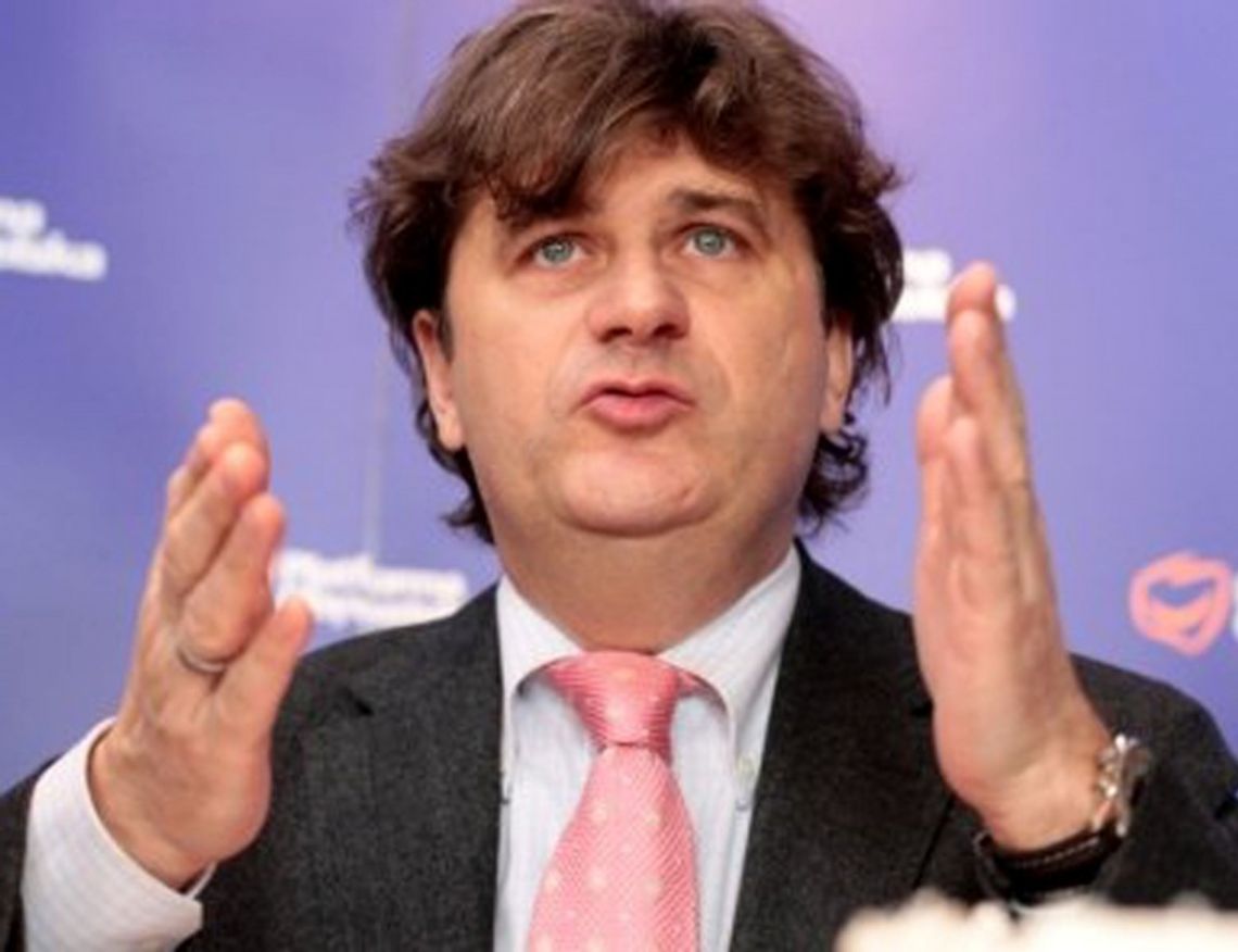 KOLESIE częściowo zakazani. Kontrowersyjny spot o Platformie z języczkiem KOLESIE częściowo zakazani. Kontrowersyjny spot o Platformie z języczkiem