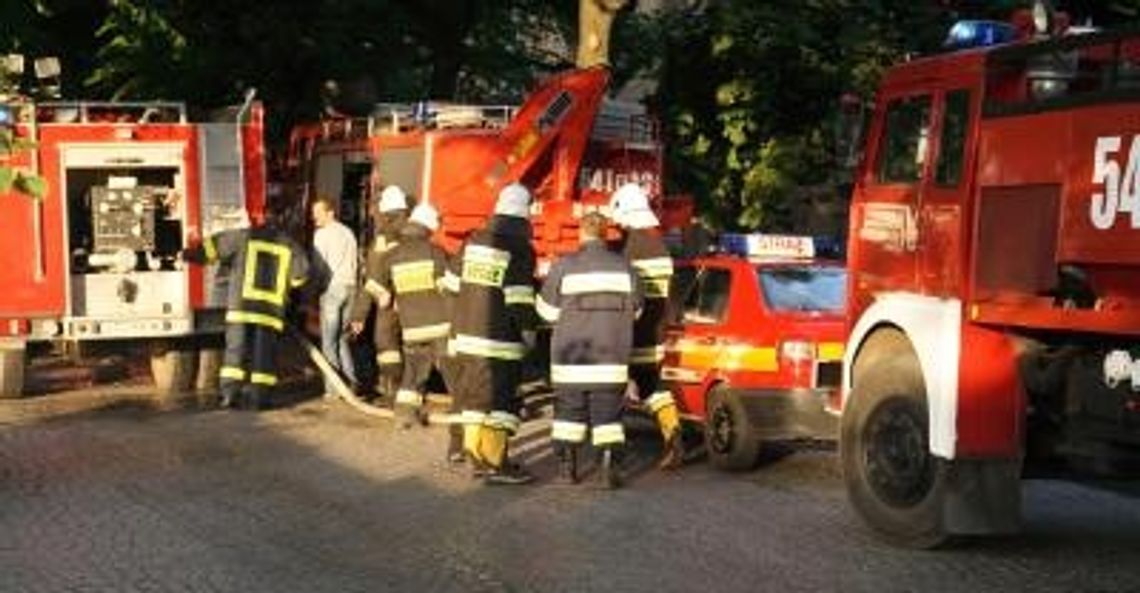 Konary zablokowały drogi