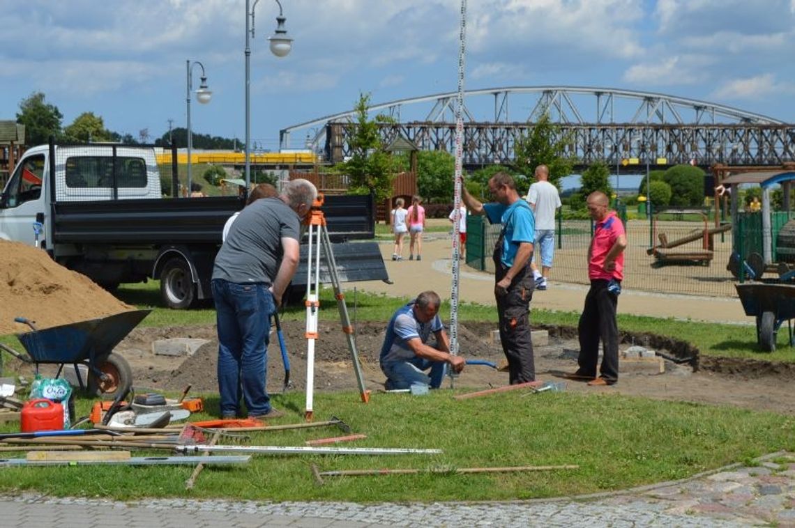 Koniec spiekoty na bulwarze? Pierwsza budowla właśnie powstaje Koniec spiekoty na bulwarze? Pierwsza budowla właśnie powstaje