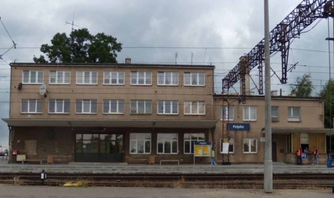 Koniec szarych, brudnych ścian. Dworzec w Pelplinie przejdzie remont Koniec szarych, brudnych ścian. Dworzec w Pelplinie przejdzie remont