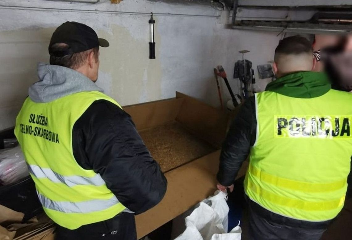 Kontrabanda warta 225 tys. zł. – m.in. 200 kg tytoniu Kontrabanda warta 225 tys. zł. – m.in. 200 kg tytoniu