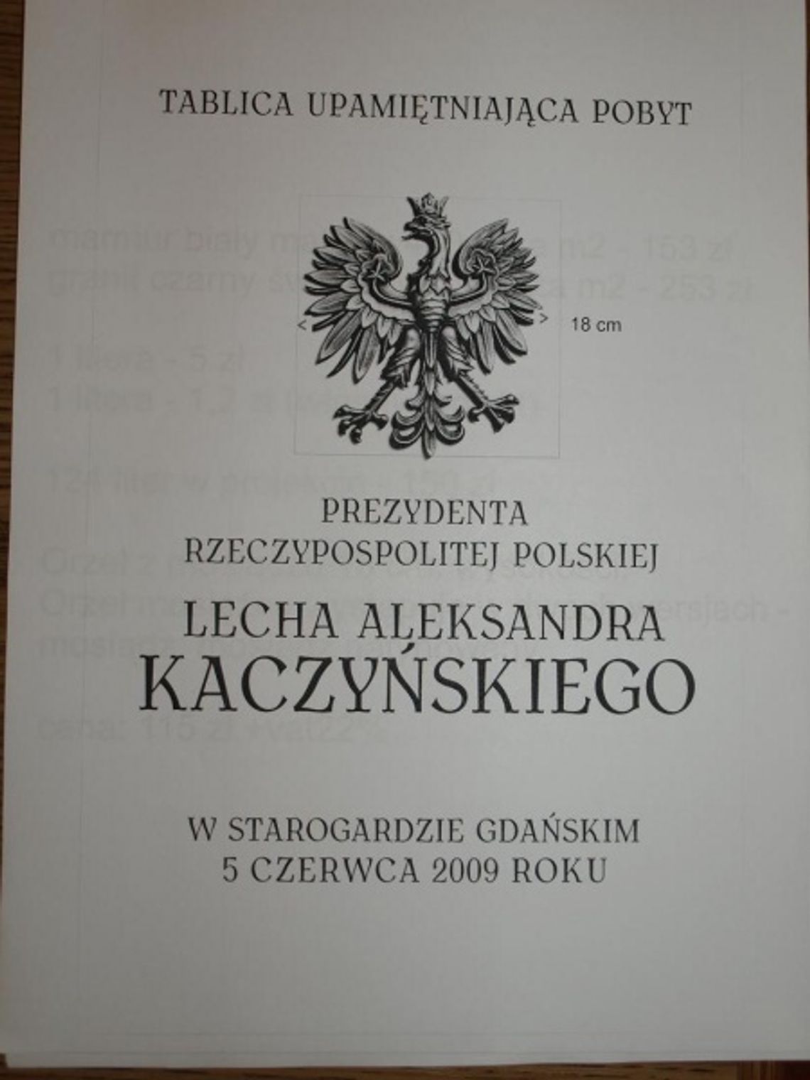 KONTROWERSJE. Tablica i msza polowa na rocznicę narodowej tragedii - zamieszanie w sprawie ponad podziałami KONTROWERSJE. Tablica i msza polowa na rocznicę narodowej tragedii - zamieszanie w sprawie ponad podziałami
