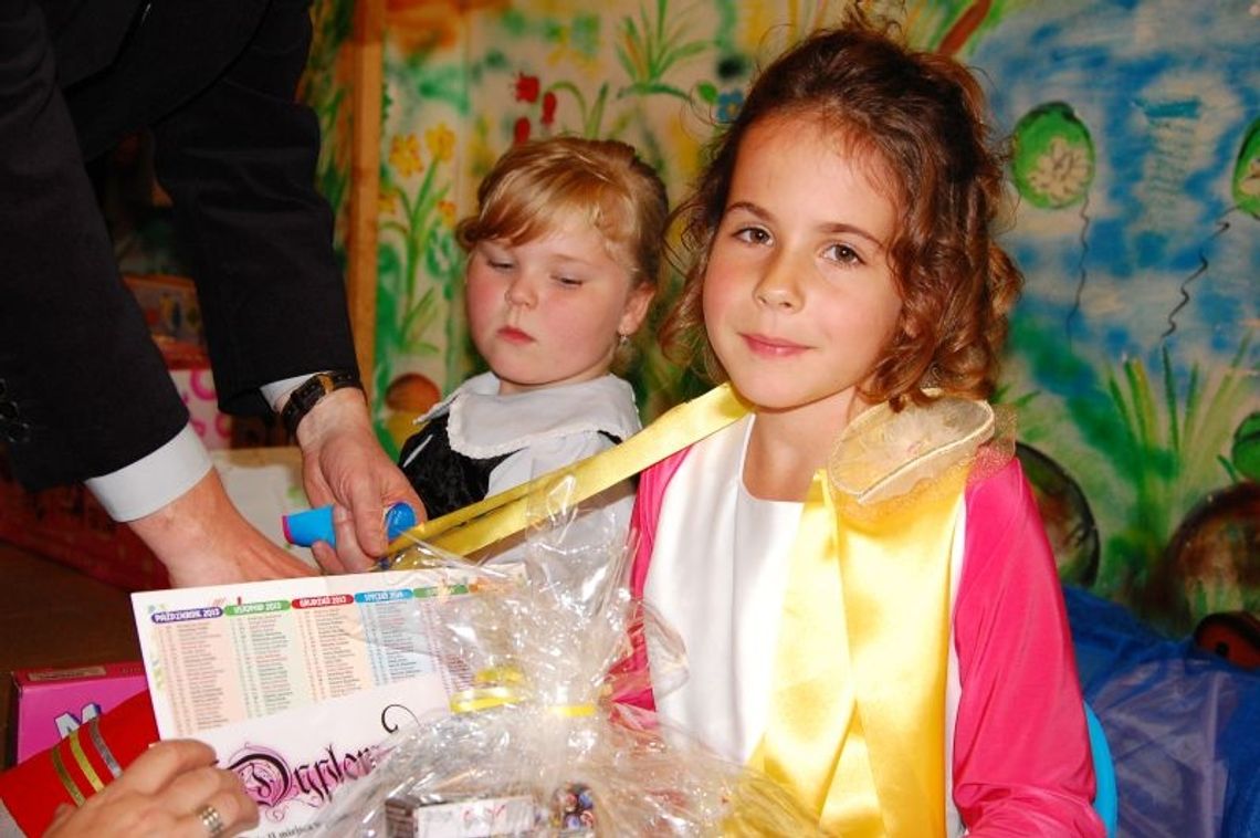 Korona powędrowała do Małej Miss Lata 2013 - Mai Krzyżanowskiej. Małym Misterem – Oliwer Jendrzejewski