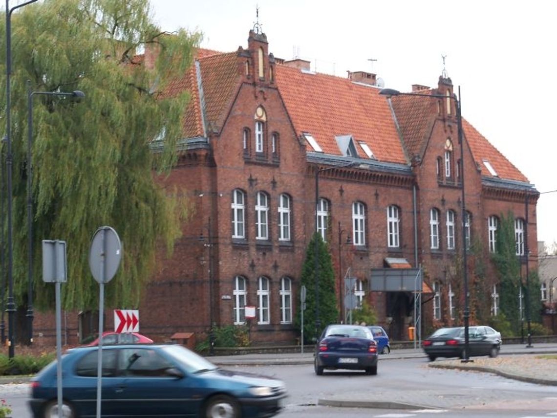 Kto podejmie się modernizacji budynku po byłym CEDzie? Kto podejmie się modernizacji budynku po byłym CEDzie?