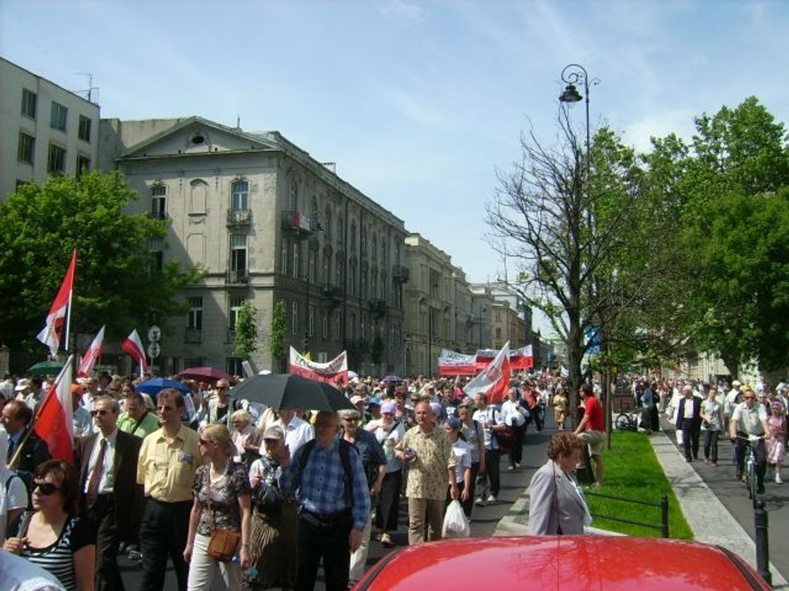 Ku rozwadze i refleksji Polaków