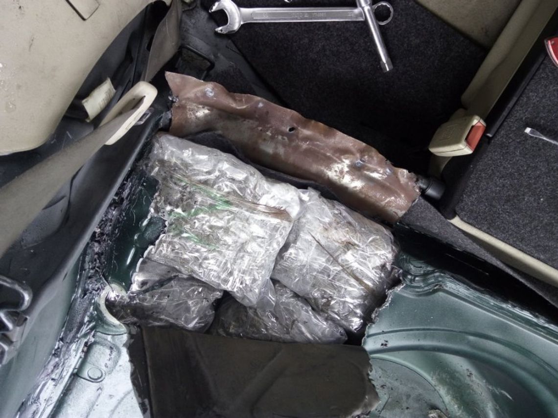 Kurier z narkotykami zatrzymany - przemycał marihuanę z Hiszpanii Kurier z narkotykami zatrzymany - przemycał marihuanę z Hiszpanii