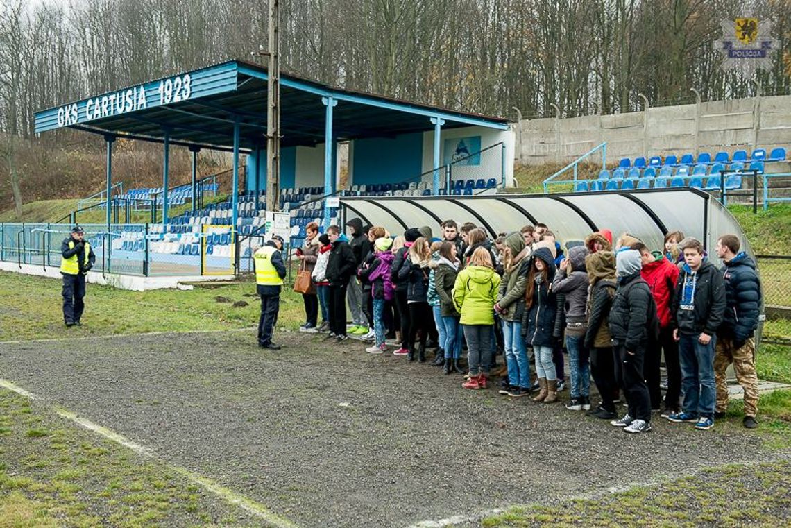 Ładunek wybuchowy na stadionie