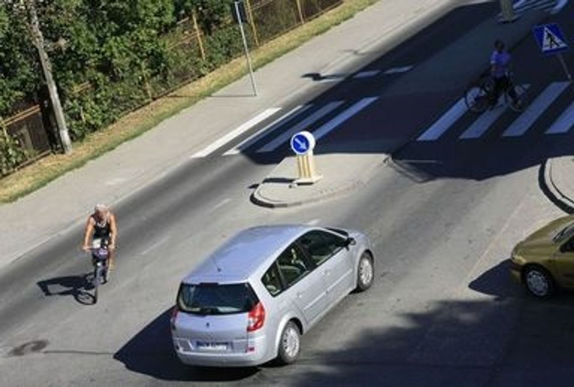  „Latające” pokrywy studzienek do poprawki.