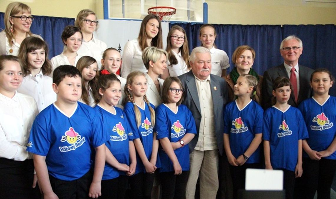 Lech Wałęsa spotkał się z uczniami „Jedenastki”