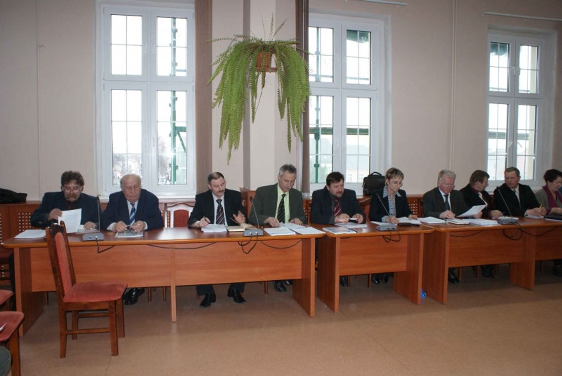 Lekceważenie radnych czy przestrzeganie prawa? Lekceważenie radnych czy przestrzeganie prawa?