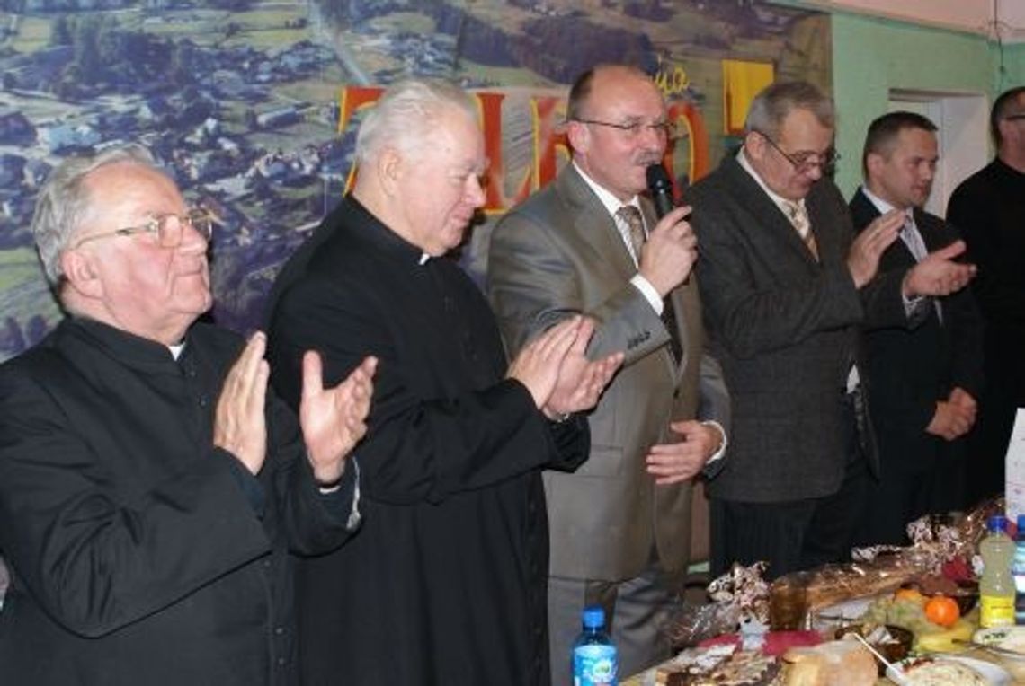 Liczby od wójta i kwiaty dla wójta Liczby od wójta i kwiaty dla wójta