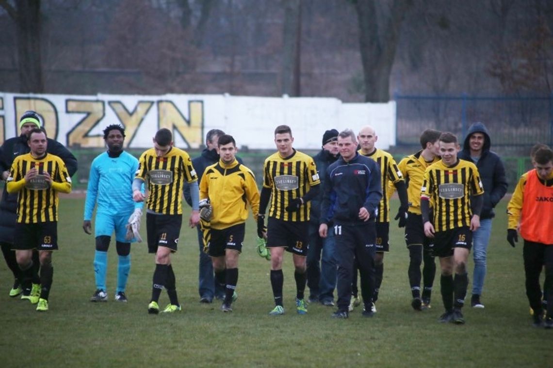 Lider nie wykorzystał osłabienia rywali Lider nie wykorzystał osłabienia rywali