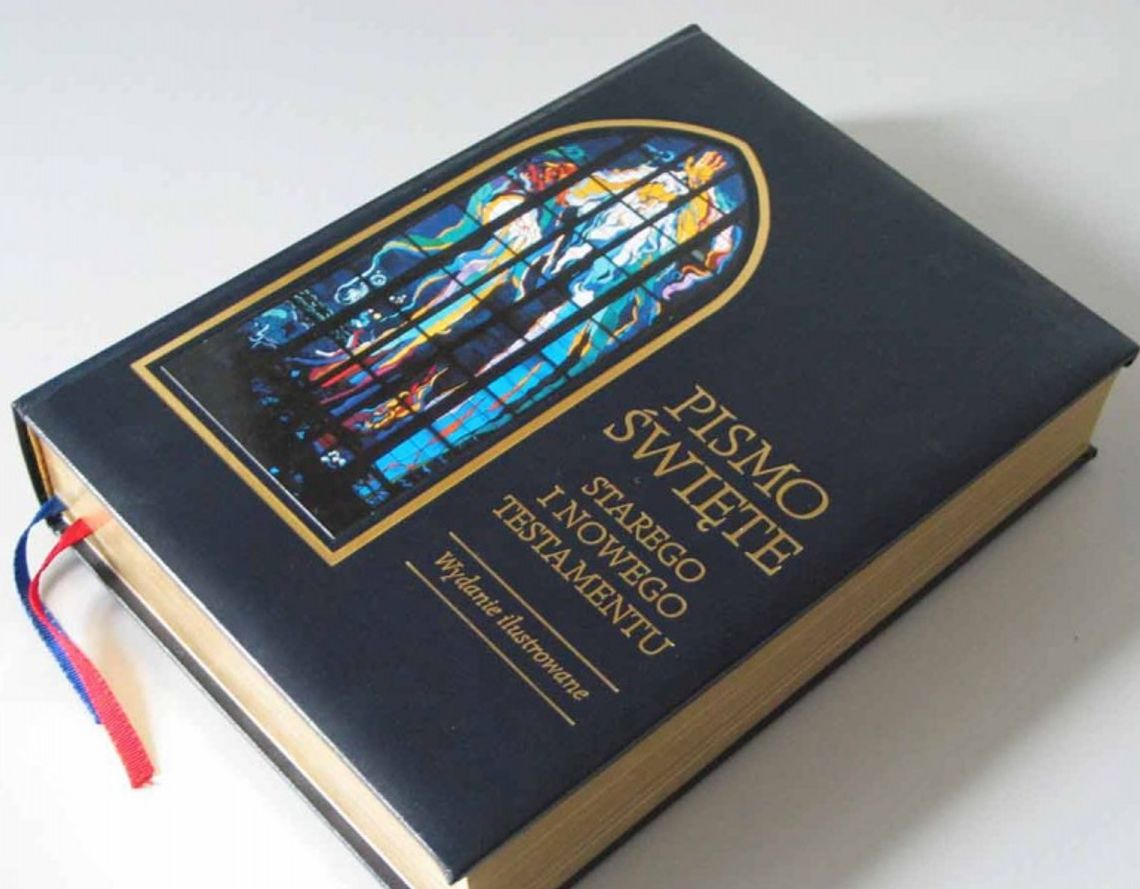 Lider zespołu Behemot oskarżony o znieważenie uczuć religijnych. Zbezcześcił świętą Biblię 