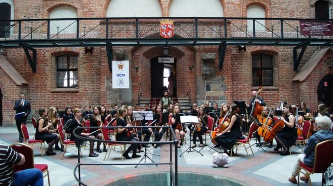 Litewska Młodzieżowa Orkiestra Symfoniczna Svajonė – Marzenie w Gniewie Litewska Młodzieżowa Orkiestra Symfoniczna Svajonė – Marzenie w Gniewie