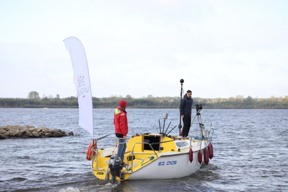 Łódka Facebooka wyruszyła z Płocka. W sobotę dotrze do Gdańska. Łódka Facebooka wyruszyła z Płocka. W sobotę dotrze do Gdańska.