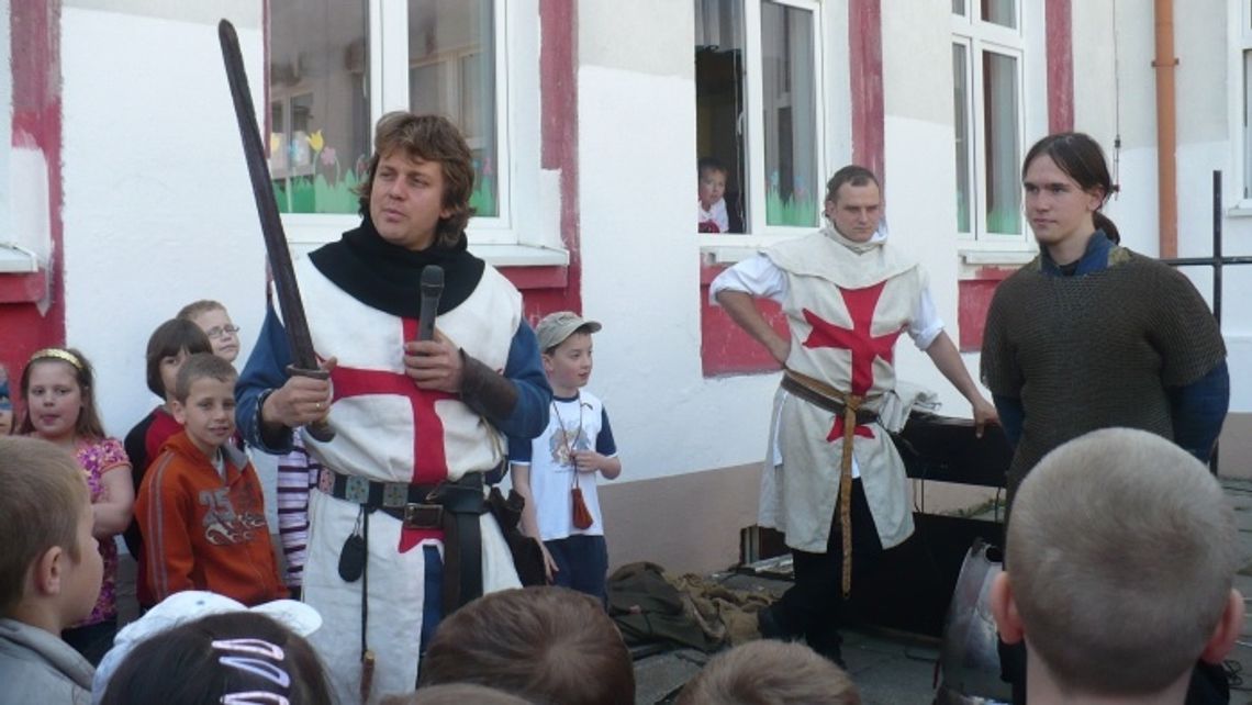 Loteria fantowa i rycerskie pokazy