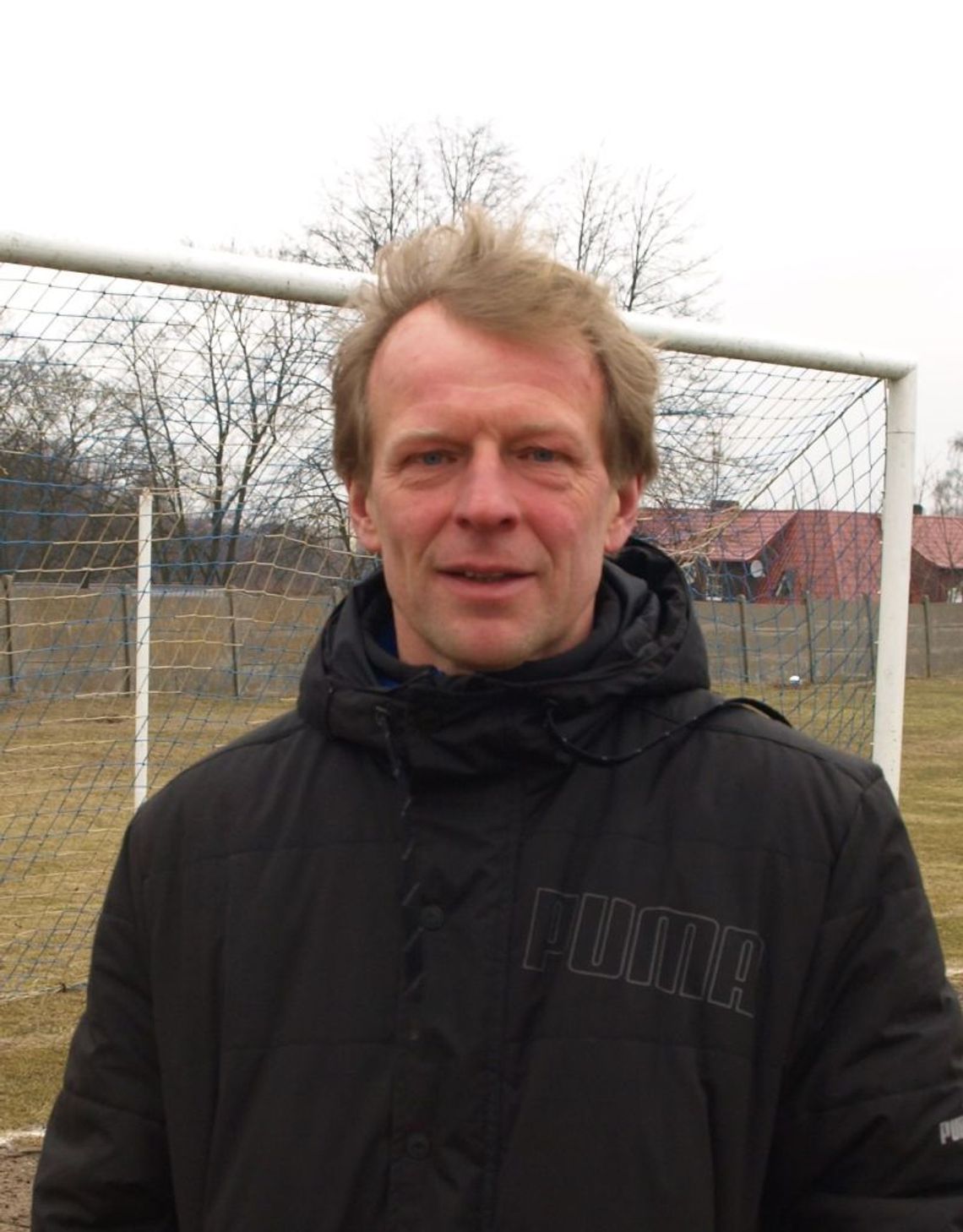 "Loża pełna prominentów - może zróbmy piłkę kobiet?"