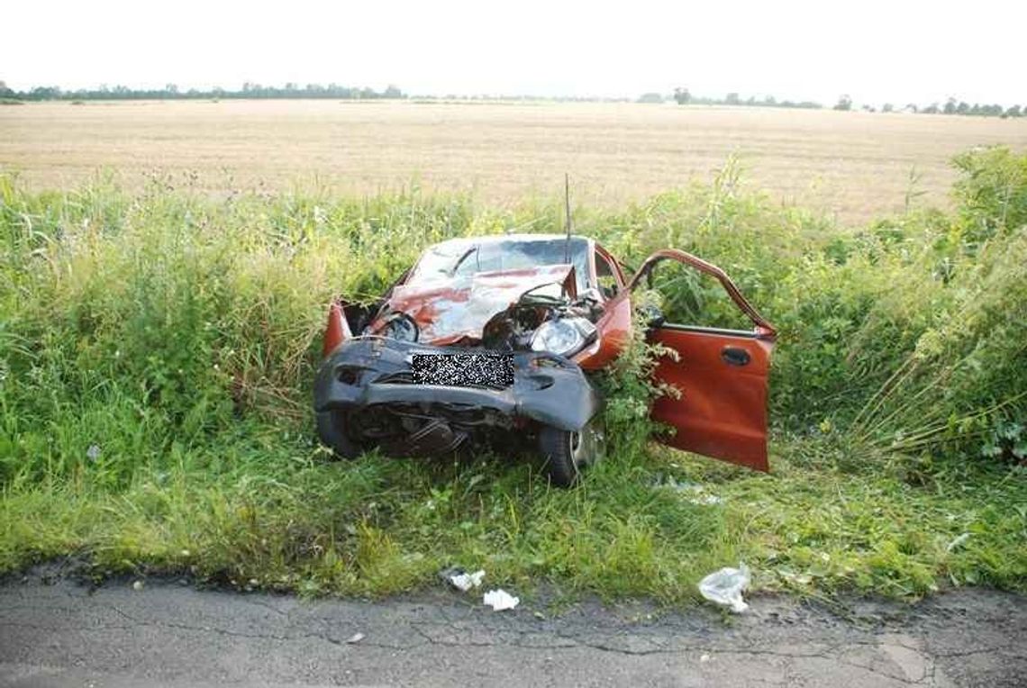 Matiz czołowo z autokarem. Kierowca zginął na miejscu Matiz czołowo z autokarem. Kierowca zginął na miejscu