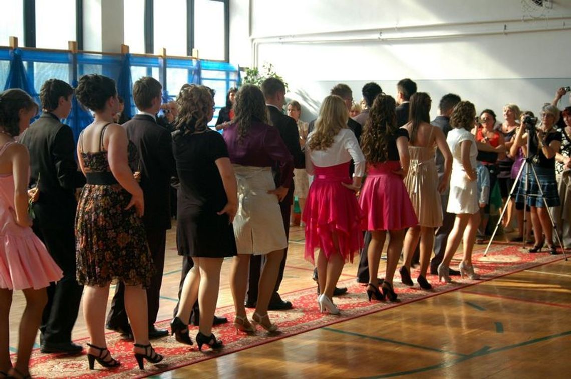 Maturzyści zatańczą na ulicach