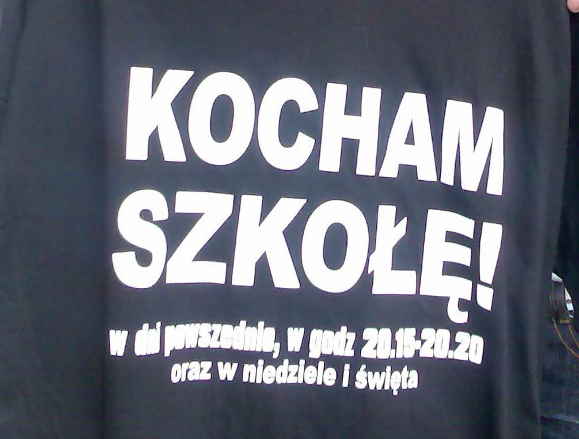 Mąż nauczycielki oskarżony o pobicie ucznia. Razy za zniszczenie auta