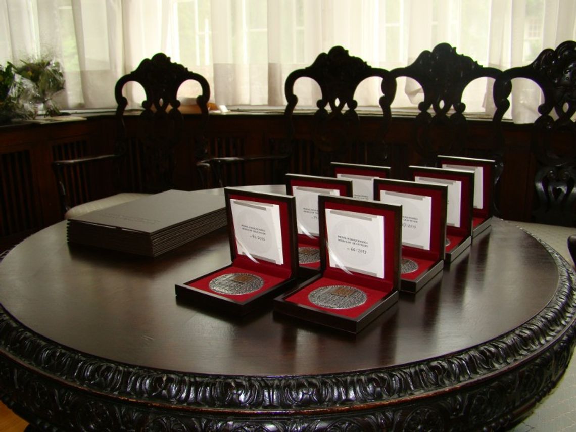 Medale Wdzięczności za pomoc zza granicy w stanie wojennym Medale Wdzięczności za pomoc zza granicy w stanie wojennym