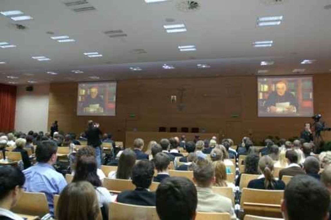 Media katolickie od podszewki. Dobry dziennikarz idzie pod prąd Media katolickie od podszewki. Dobry dziennikarz idzie pod prąd