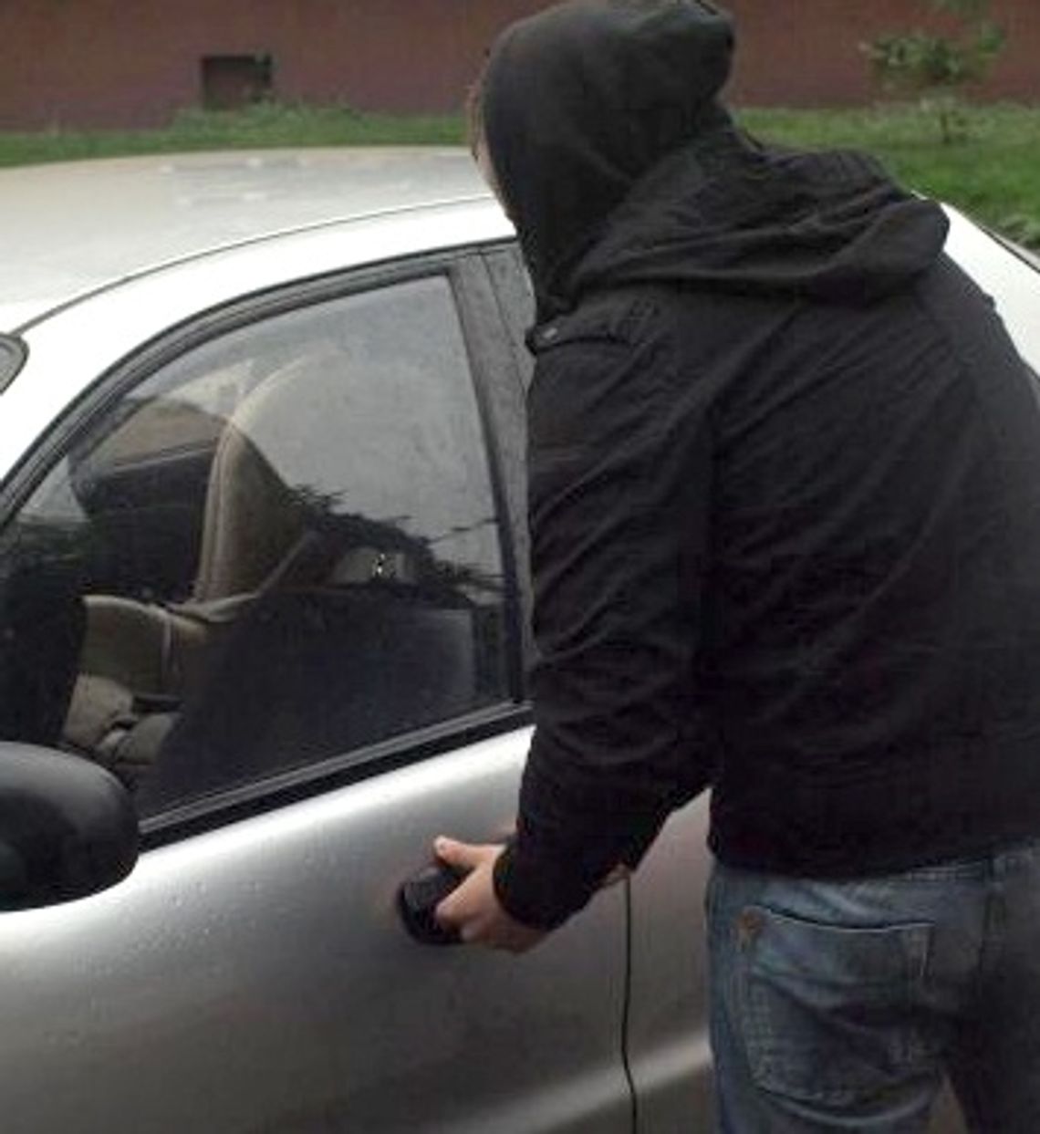 Miał tylko przenocować u znajomego, a ukradł jego auto Miał tylko przenocować u znajomego, a ukradł jego auto