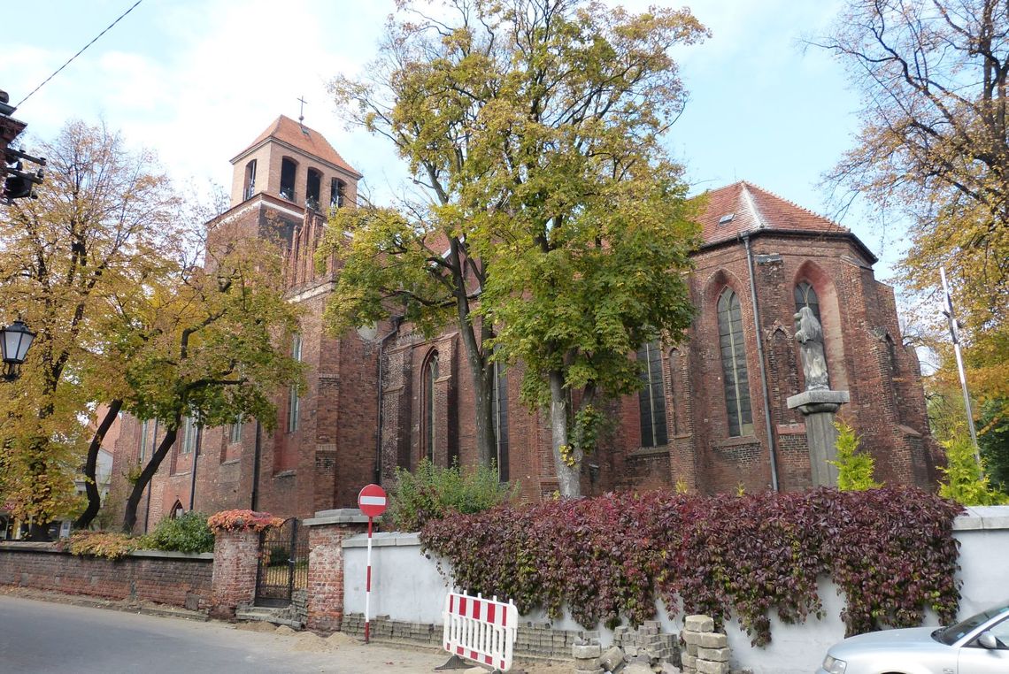 Miasto przekaże 50 tys. zł na farę i kamienice