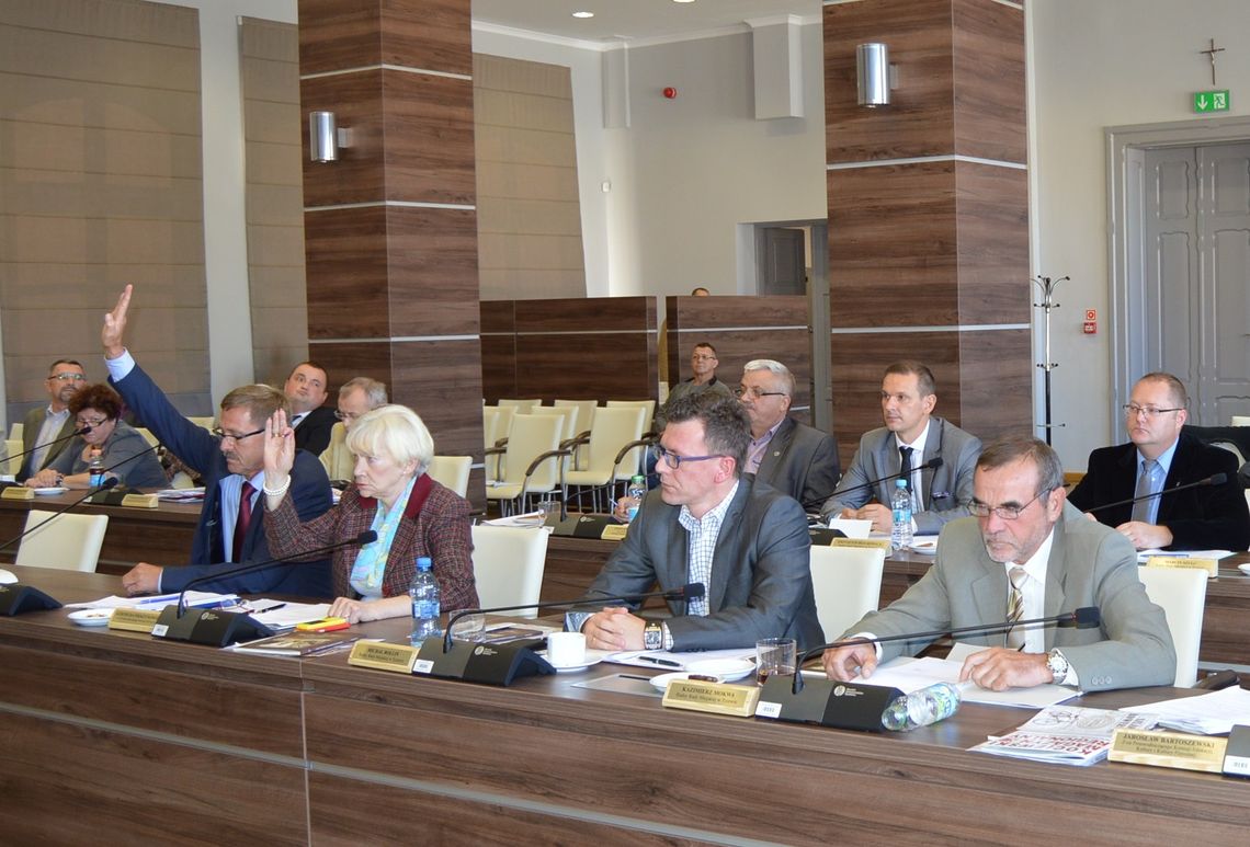 Mieczysław Matysiak nie stracił mandatu radnego! 4 radnych było "za" Mieczysław Matysiak nie stracił mandatu radnego! 4 radnych było "za"