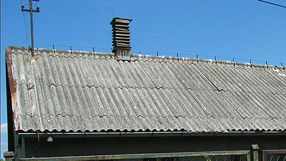 Mieszkańcy alarmują: azbest truje w gminie Mieszkańcy alarmują: azbest truje w gminie