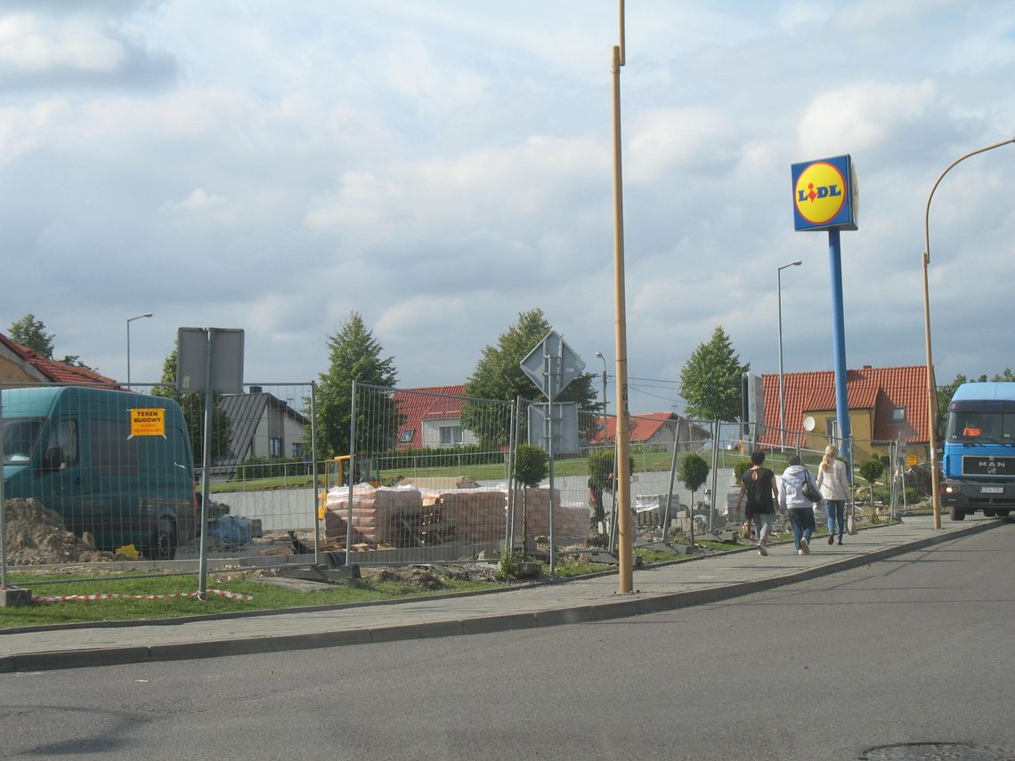 Mieszkańcy pytają: co się stanie z marketem? Mieszkańcy pytają: co się stanie z marketem?