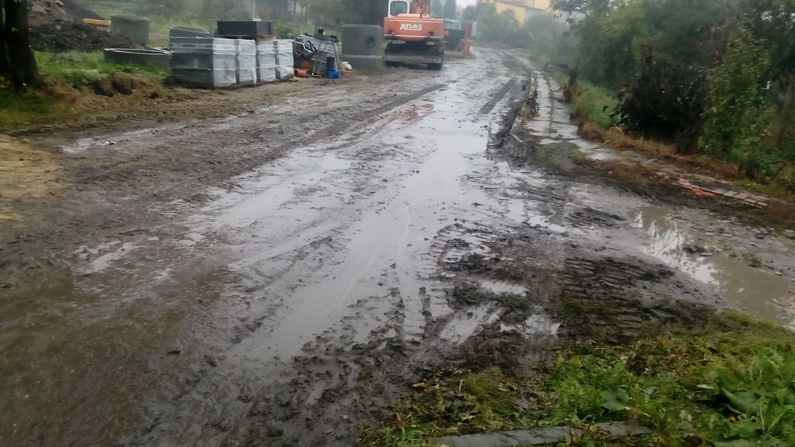 Mieszkańcy pytają: jak przejechać tą drogą?