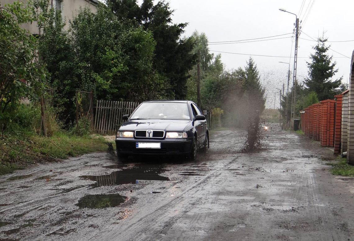 Mieszkańcy walczą o kanalizację Mieszkańcy walczą o kanalizację