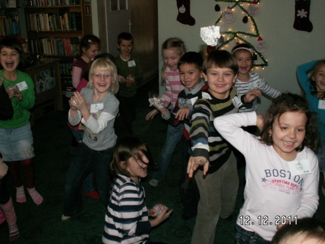 Mikołaj, Śnieżynka i worki prezentów Mikołaj, Śnieżynka i worki prezentów