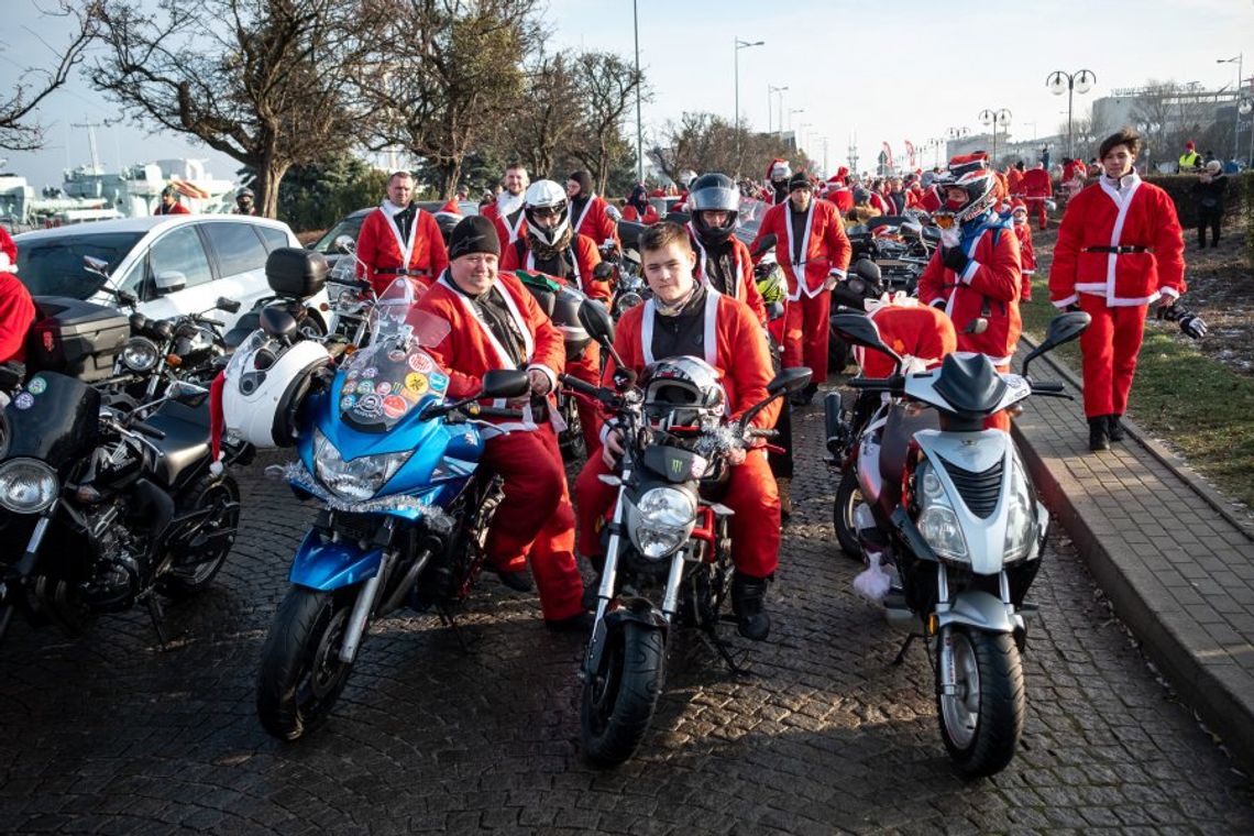 Mikołaje na motocyklach opanowali Gdynię