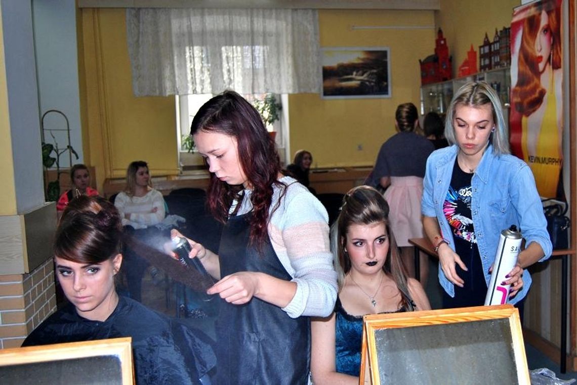 Mistrzowie nożyczek i grzebienia w Zespole Szkół Zawodowych! Mistrzowie nożyczek i grzebienia w Zespole Szkół Zawodowych!