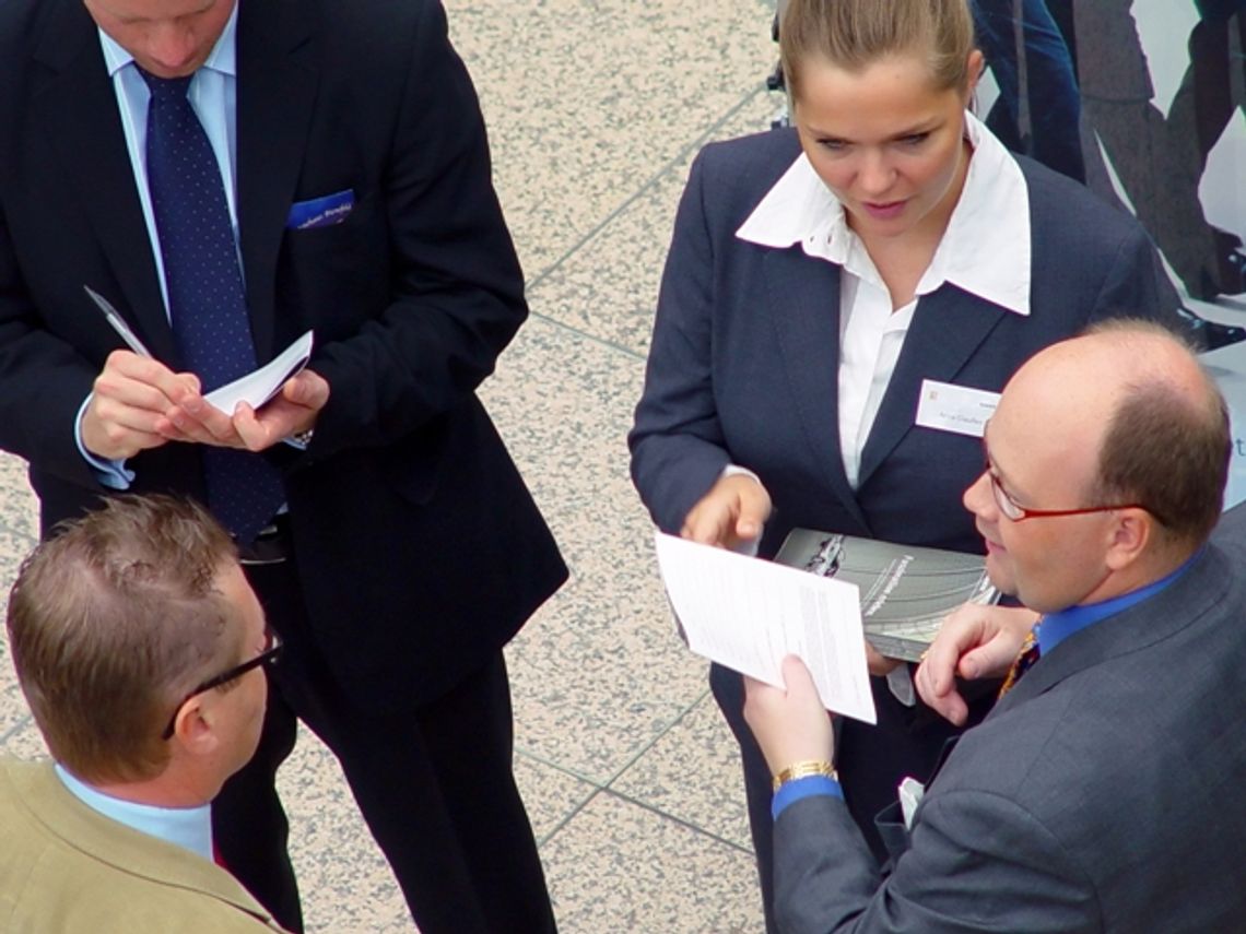 Młodzi porozmawiają o nauce i biznesie Młodzi porozmawiają o nauce i biznesie