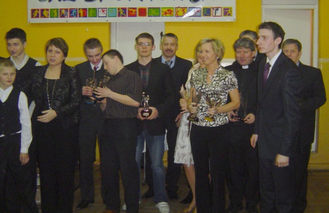 Młodzi sportowcy balowali w Smętowie Młodzi sportowcy balowali w Smętowie