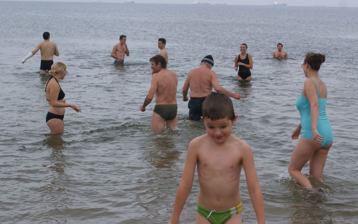 Morsy w Brzeźnie - klub "Z KRĘTEJ"  już w morzu