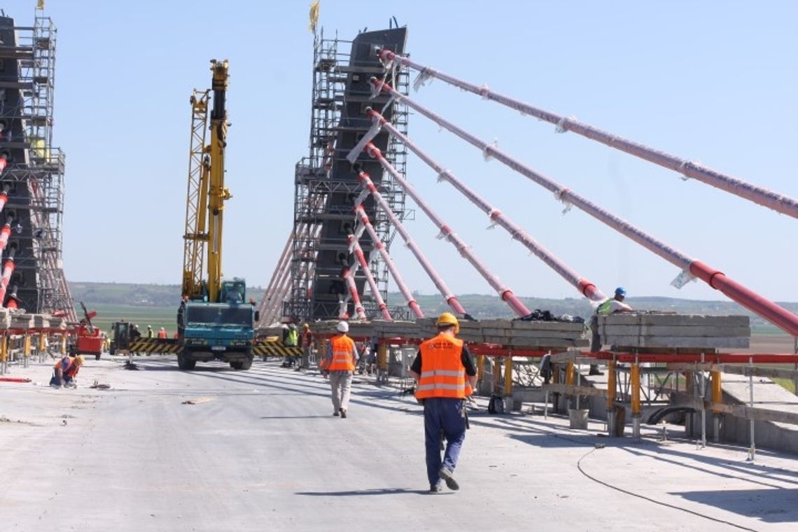 Most przez Wisłę. Otwarcie w lipcu albo w... sierpniu Most przez Wisłę. Otwarcie w lipcu albo w... sierpniu