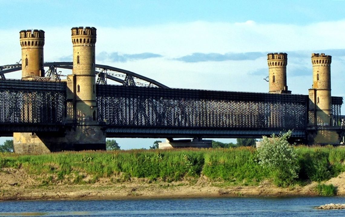 Mostowe wieżyczki z nowym blaskiem Mostowe wieżyczki z nowym blaskiem