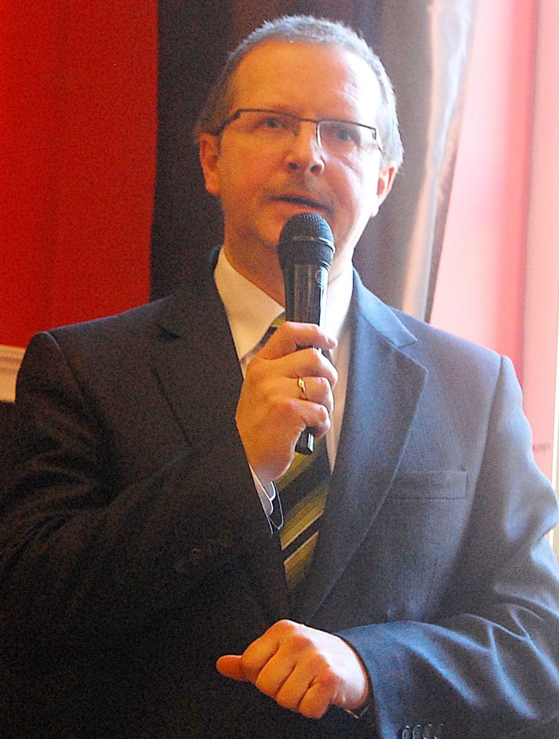 Mundurówka. Pomysł na szkołę w Swarożynie Mundurówka. Pomysł na szkołę w Swarożynie