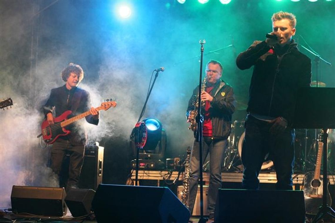 Muzycy z De Mono zagrali z godzinnym opóźnieniem Muzycy z De Mono zagrali z godzinnym opóźnieniem